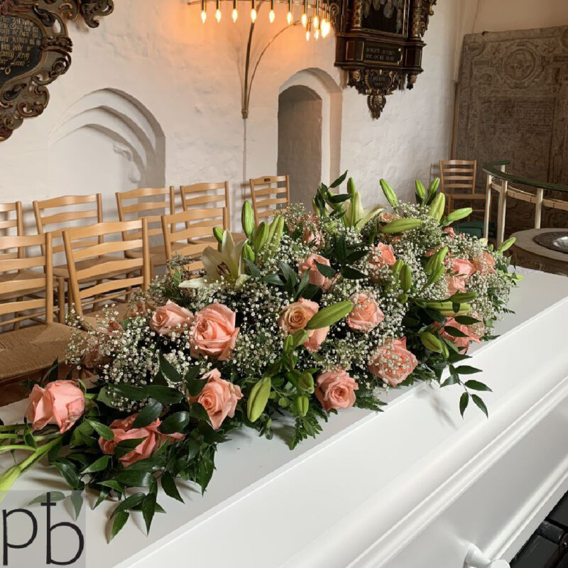 Begravelse Frederiksberg med smukke blomster leveret til kirke og kapel