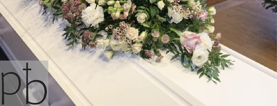Bestil blomster til begravelse online hos ParadisBlomster