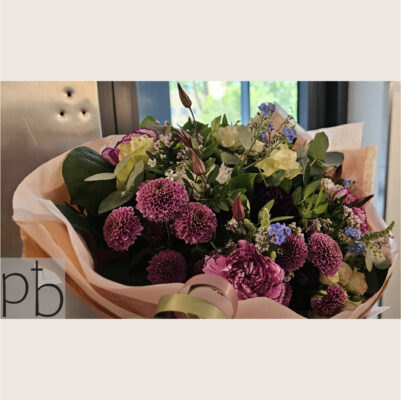 Florist til begravelsesblomster i Frederiksberg med håndlavede bårebuketter og kranse