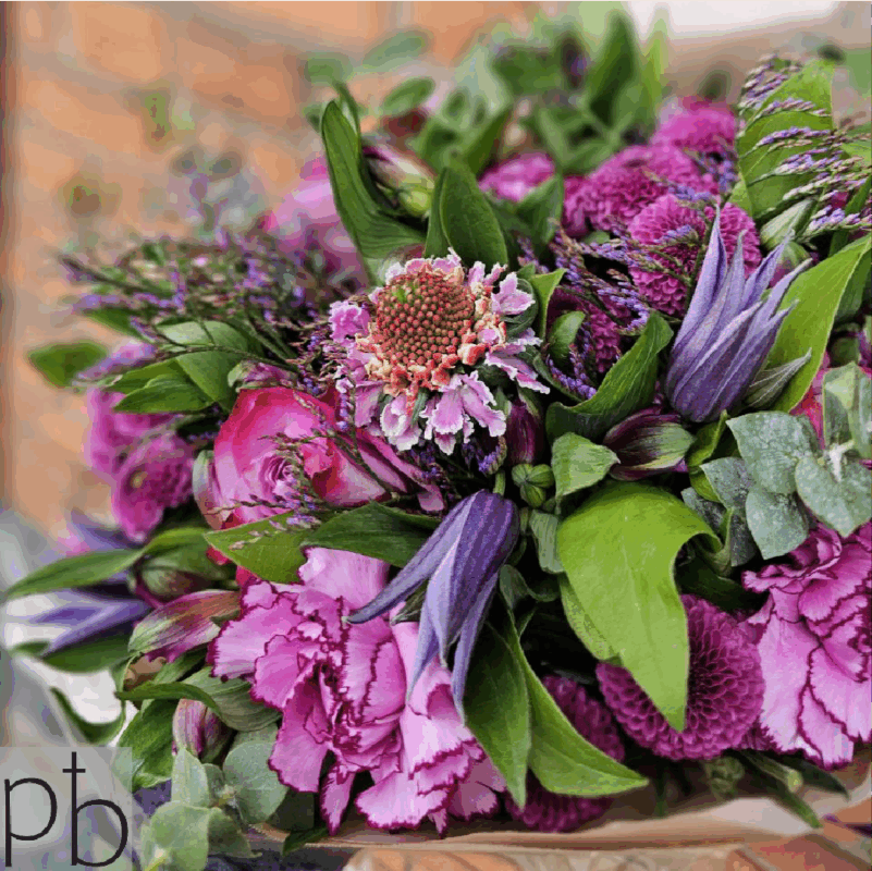 Kondolencebuketter med levering i Allerød til mindehøjtidelighed