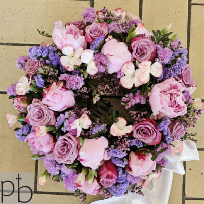 Send blomster til begravelse i Brønshøj med respektfuld levering og smukke håndbundne arrangementer