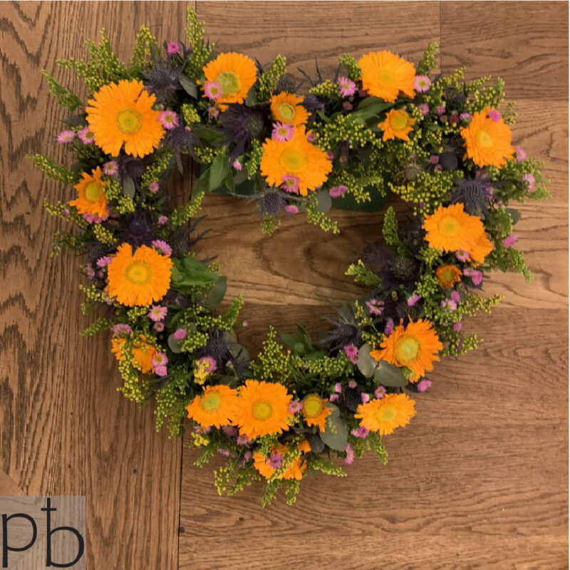 Florist til begravelse Brønshøj skaber smukke bårebuketter med levering til kirker