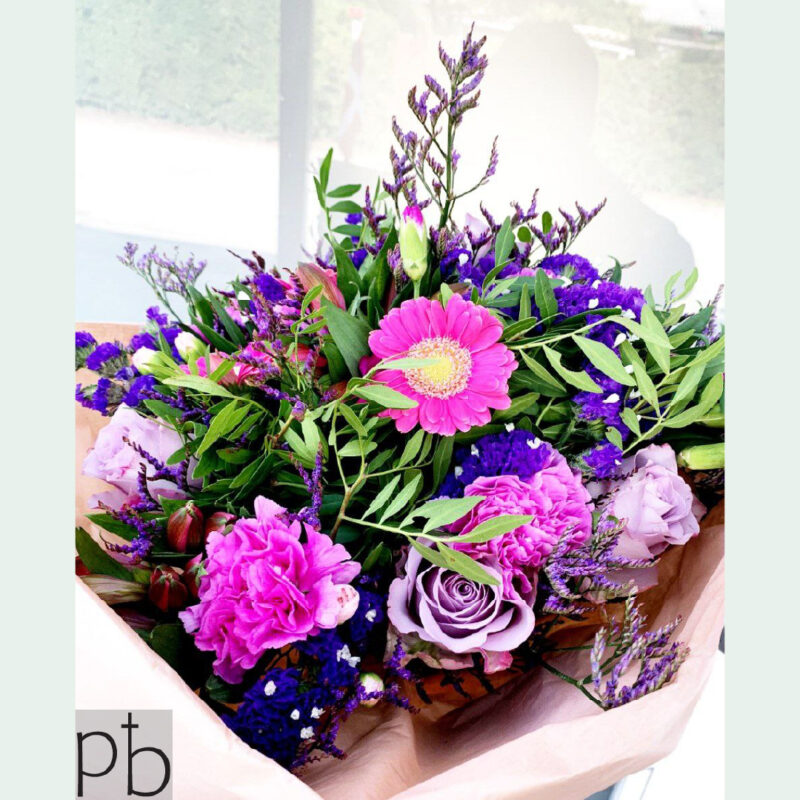 Kondolencebuketter med levering Brønshøj i stilfuldt og respektfuldt design