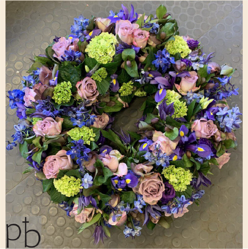 Krans til begravelse Gentofte – elegant blomsterkrans til værdig afsked, bestilt hos ParadisBlomster.dk