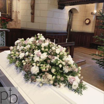 Send blomster til begravelse i Hørsholm leveret til kirke eller kapel.