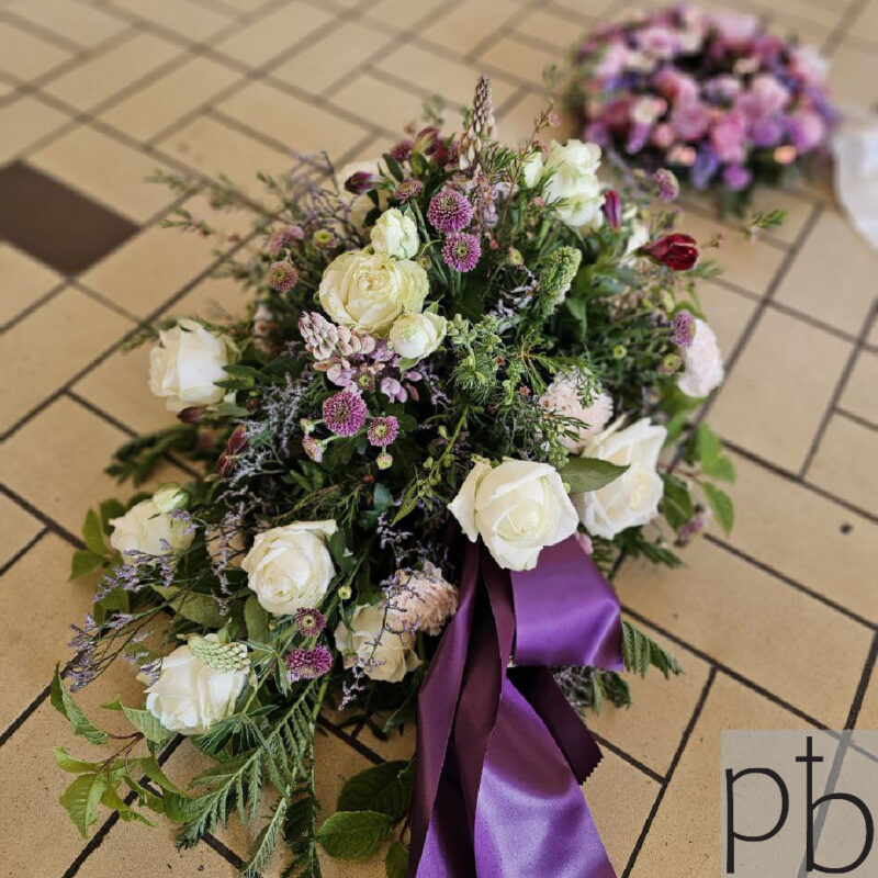 Afskedsblomster fra Paradis Blomster – Florist til begravelse i Rødovre