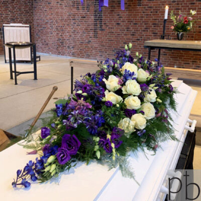 Florist til begravelse København N – værdig bårebuket og krans fra Paradis Blomster leveret på Nørrebro.