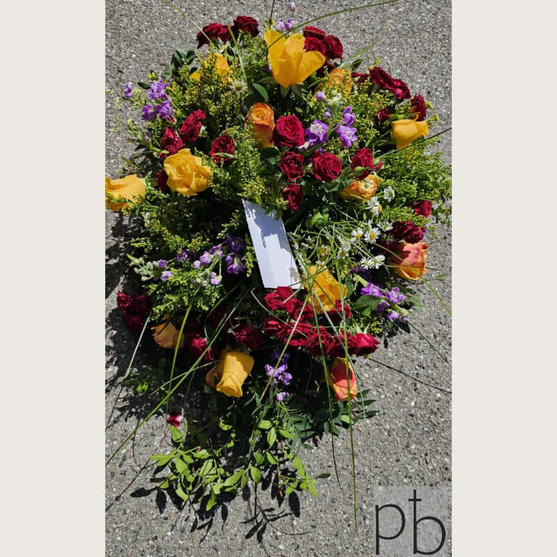 Blomster til begravelse Hedehusene fra ParadisBlomster med værdige blomster til afsked